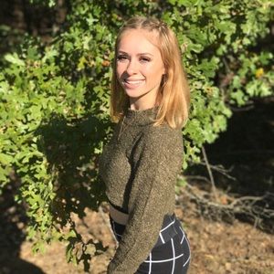 Army Green Sweater Croptop